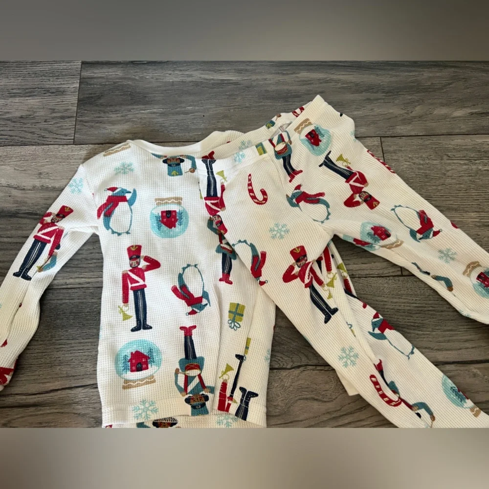💛🦢5 FOR $10!!! 🦢💛 Kids Festive Nutcracker Pajamas
